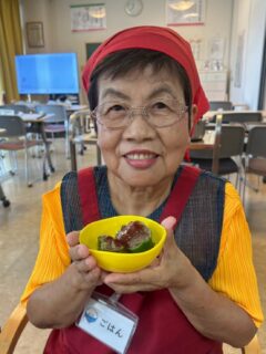 こんにちは。おとなの学校花園校🏫です✨
本日は、家庭科の教科書に載っている
ピーマン🫑の肉詰めを作ろう!でした!
みなさま黙々と真剣に作られました🫶
完成は見ての通り!めっっっちゃ美味しかったです🥹❤️
🧑🎓今日から得意料理は、ピーマンの肉詰めにしようかな?
👩🎓お店だそうかなー
などなど、本日も元気いっぱい!ピーマンの肉詰めで元気もりもりなみなさまです☺️🩷
#おとなの学校
#おとなの教科書
#調理実習
#ピーマンの肉詰め
