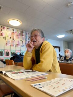 こんにちは✨おとなの学校花園校です🌸
本日の授業は理科🐱
熊を見たことありますか？🙋‍♀️
動物園で！クマ牧場で🧸
熊本に熊はいますか？おるたい！
くまモン♡とくまモン大人気😁
ぬいぐるみはあるけど、生きたくまモンは見たことない🤔
と、言うことで描いてみました✏️
んーなかなか！いいのでは？！笑

#おとなの学校 #おとなの教科書 #おとなの学校花園校 #くまモン #理科